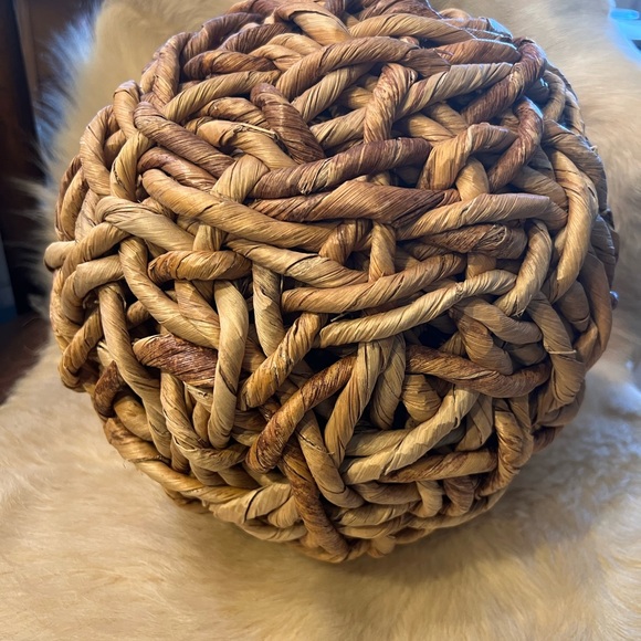 Rattan Large Rope Ball 33” rd - Picture 2 of 3
